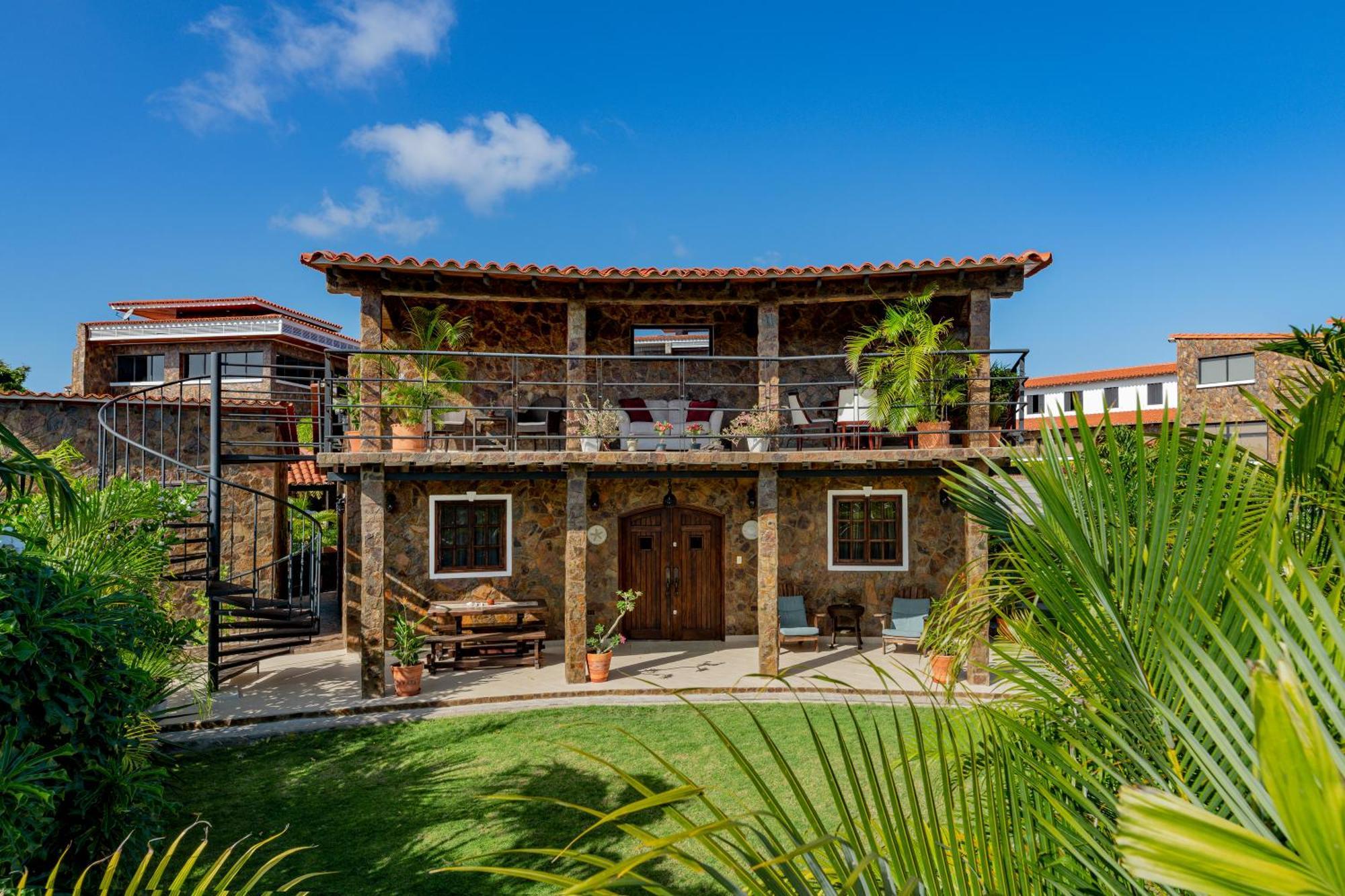 Vientos Del Caribe Hotel & Club El Yaque Exterior photo